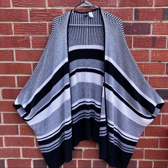 Divided Sweaters - Divided over size  cardigan/poncho with sleeve holes white black and white